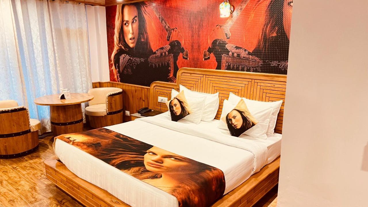 Hotel Old Smugglers With Balcony Mountain View Ac Hot And Cold Near To Hadimba Temple Near To Mall Road#Free Pick From Volvo Bus Stand Manali  Exterior photo