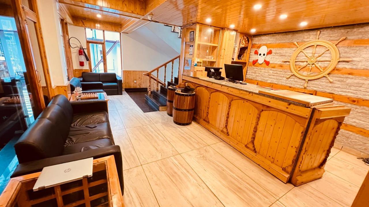 Hotel Old Smugglers With Balcony Mountain View Ac Hot And Cold Near To Hadimba Temple Near To Mall Road#Free Pick From Volvo Bus Stand Manali  Exterior photo